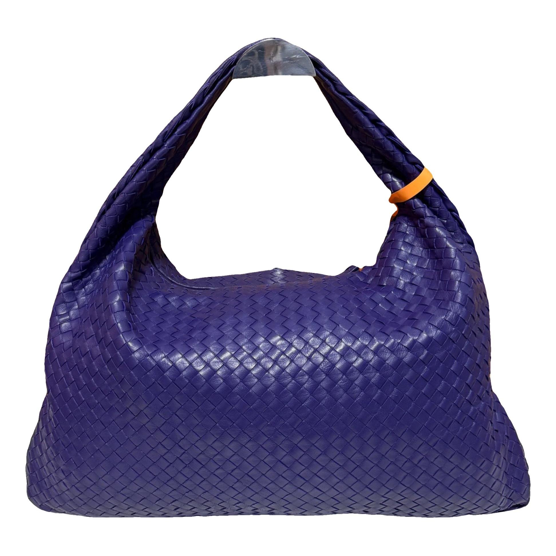 Veneta leather handbag