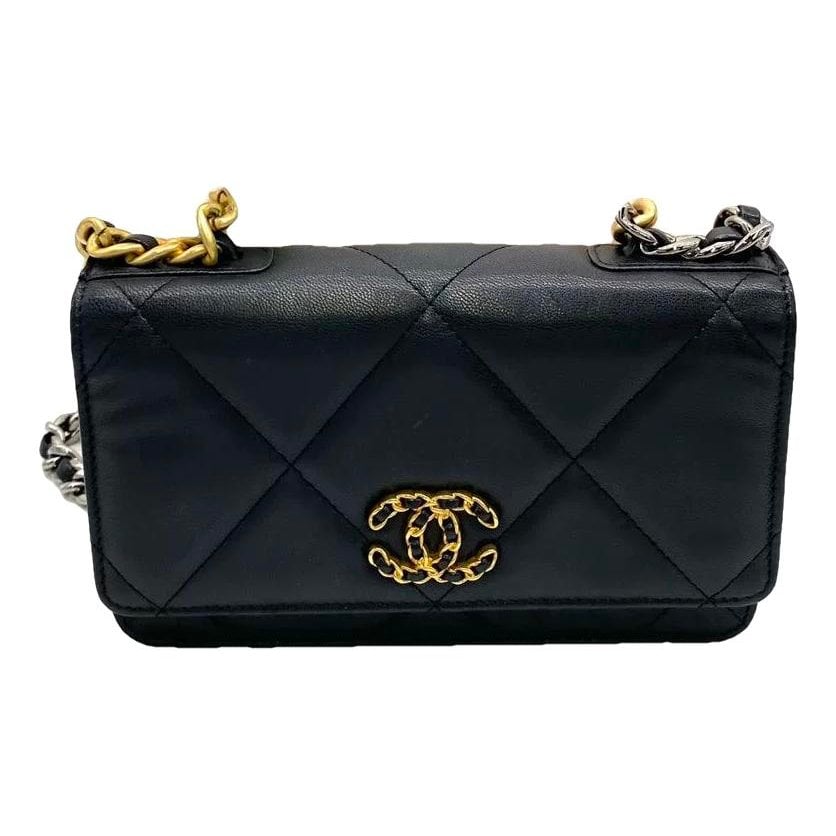 Chanel 19 leather handbag