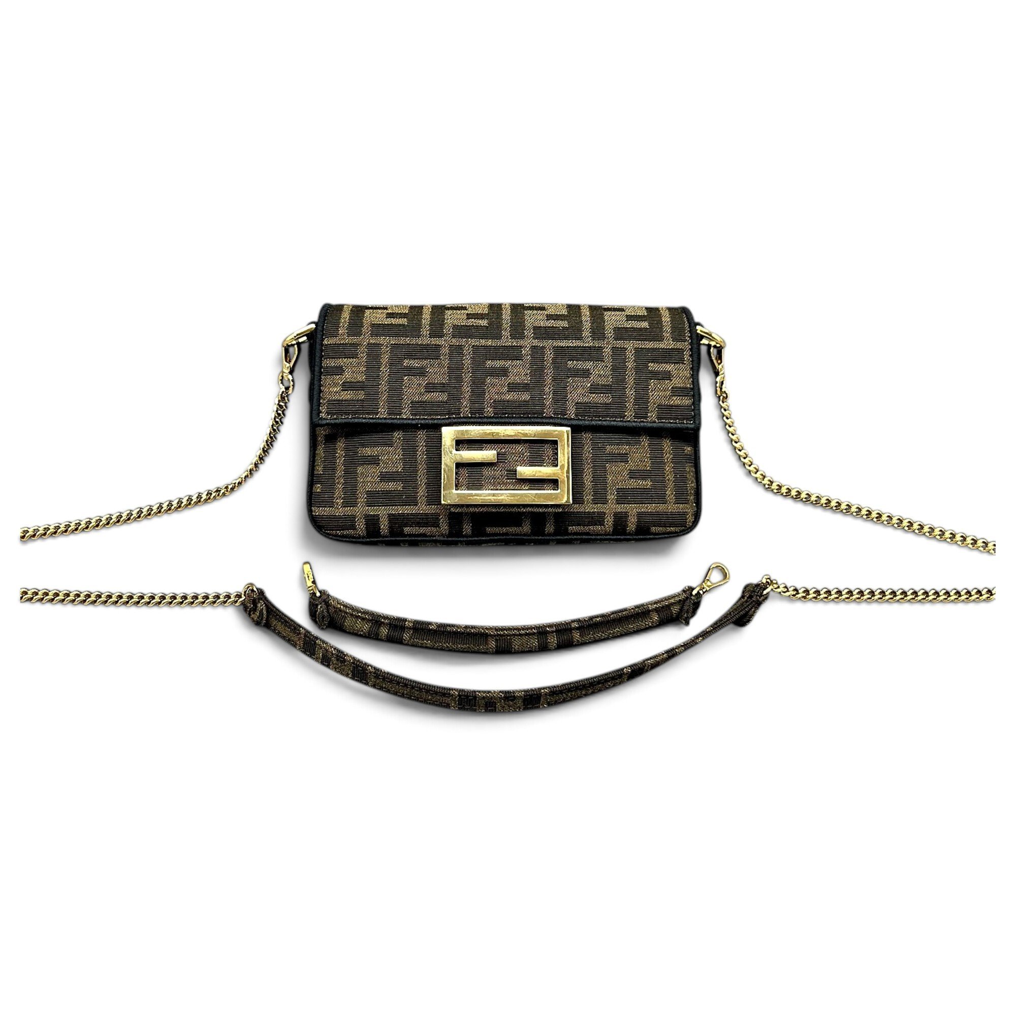 Baguette leather crossbody bag