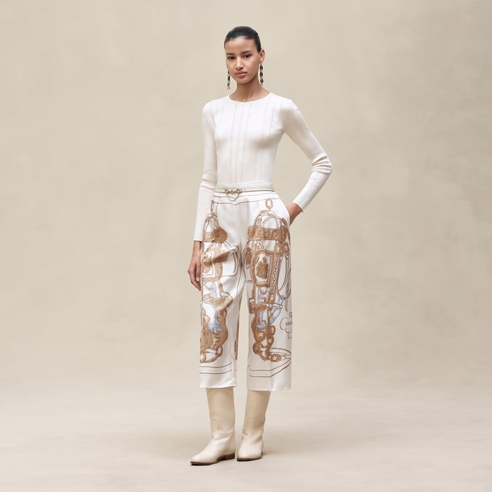 Blanc Céramique "l'Enseigne Du Sellier" Long-sleeve Sweater