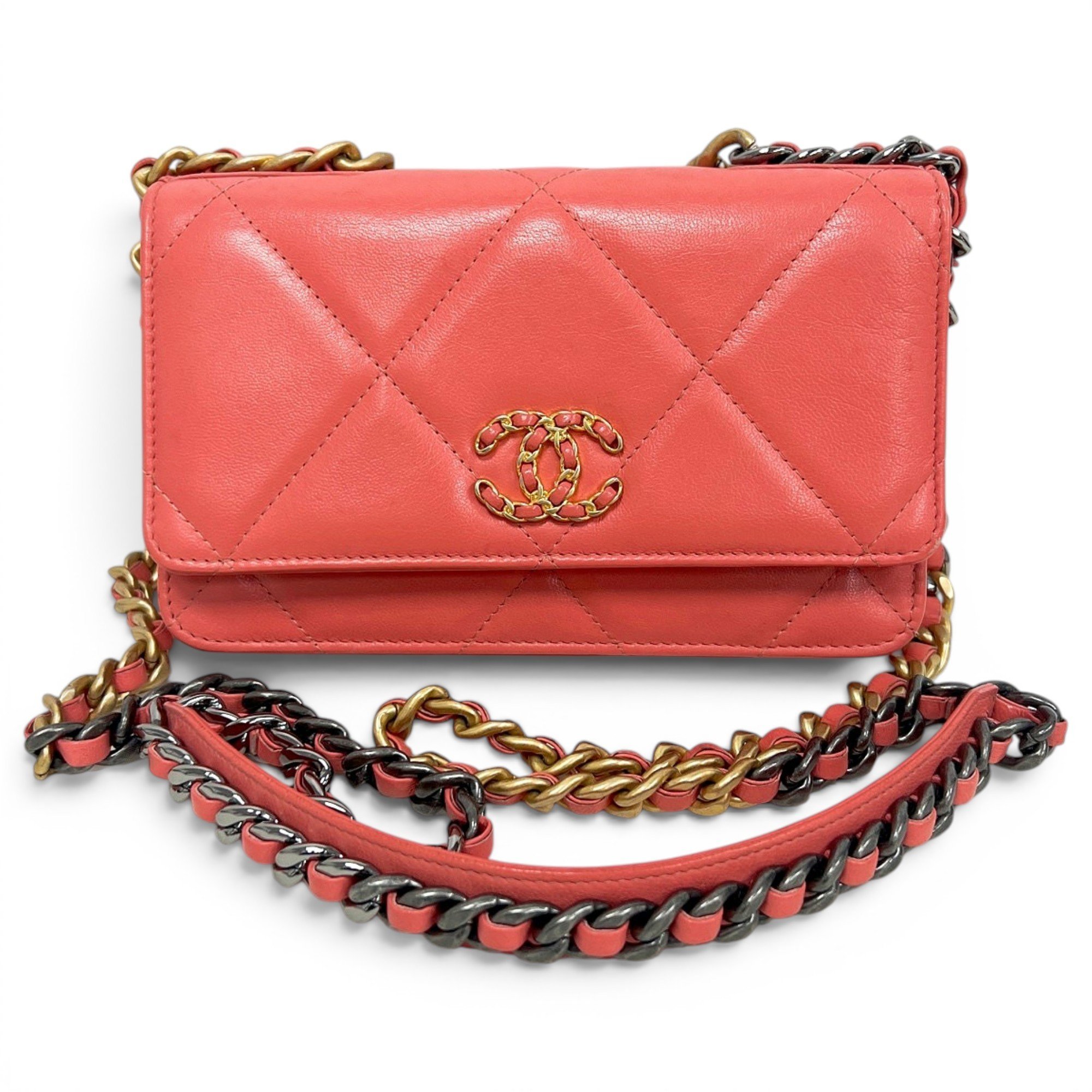 Chanel 19 leather handbag