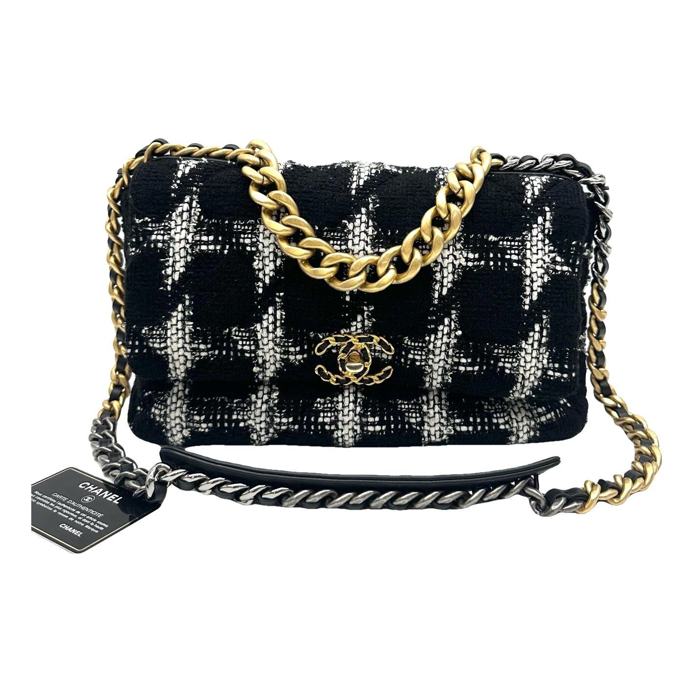 Chanel 19 tweed handbag