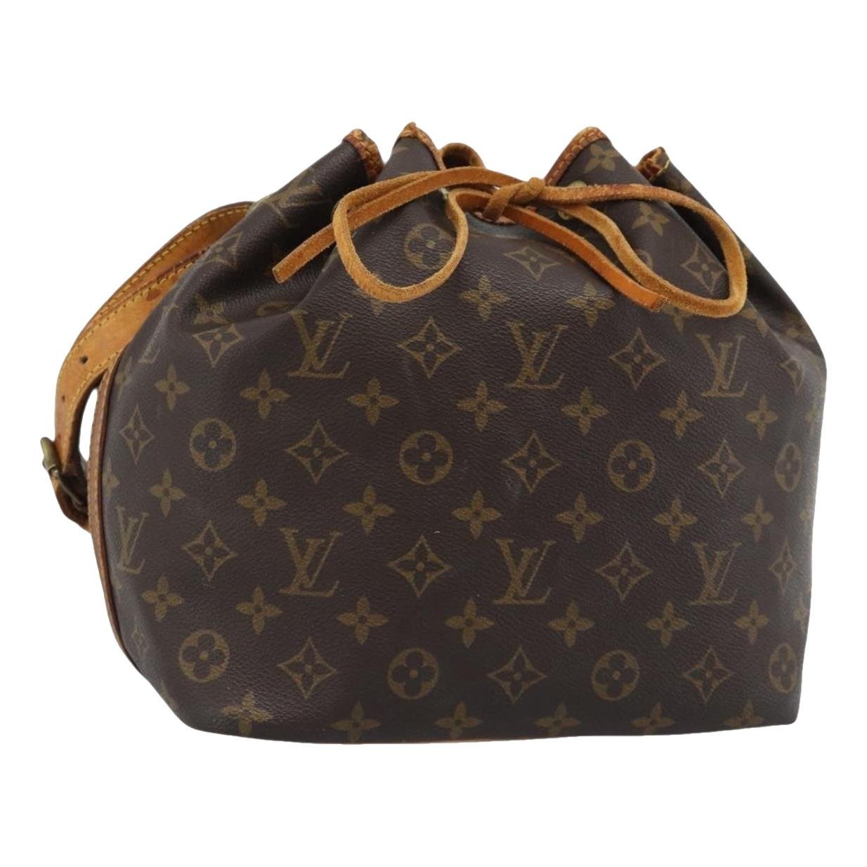 Petit Noé trunk leather handbag