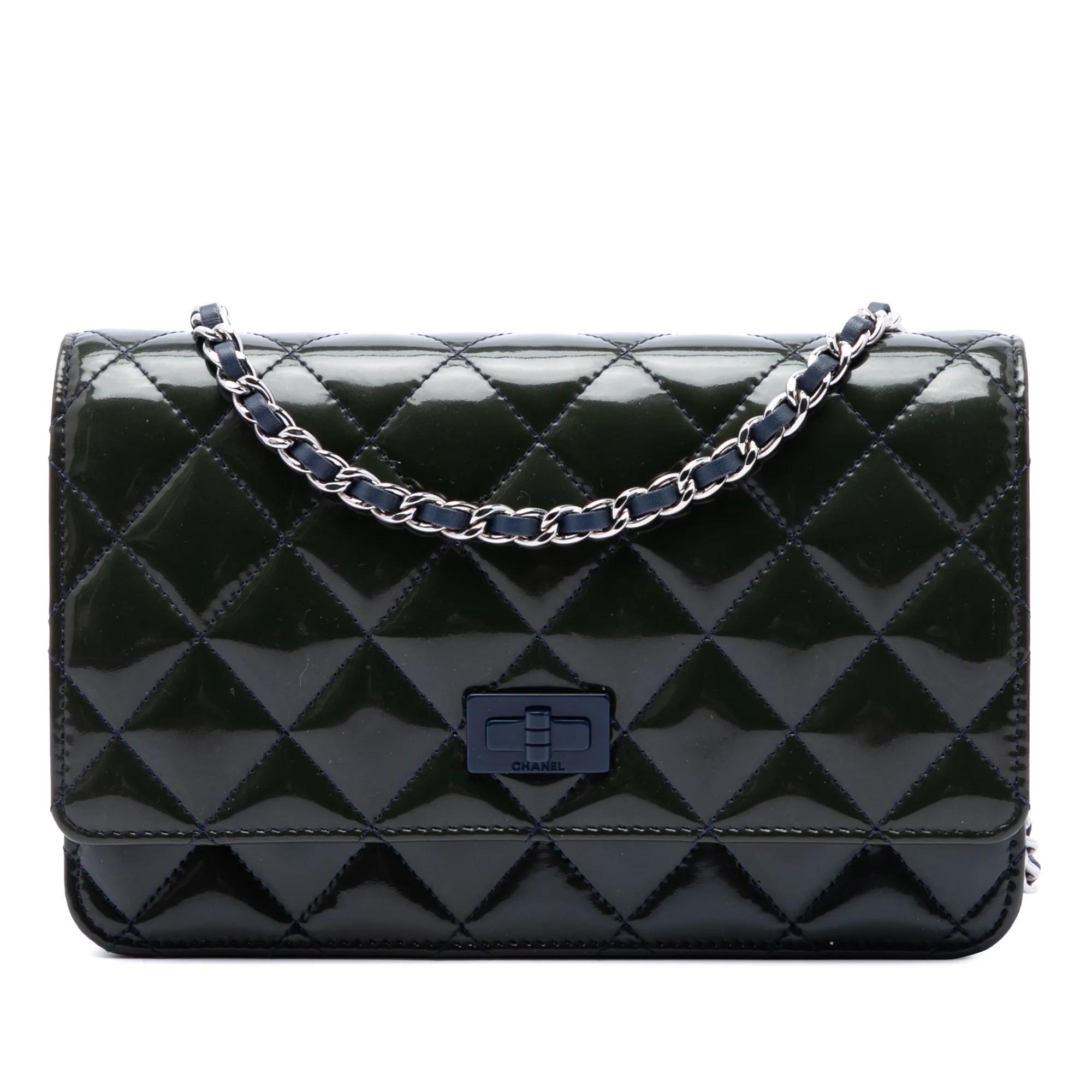 Wallet On Chain Timeless/Classique patent leather handbag