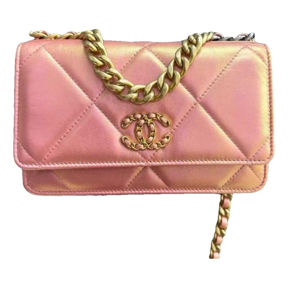 Wallet On Chain Chanel 19 leather handbag