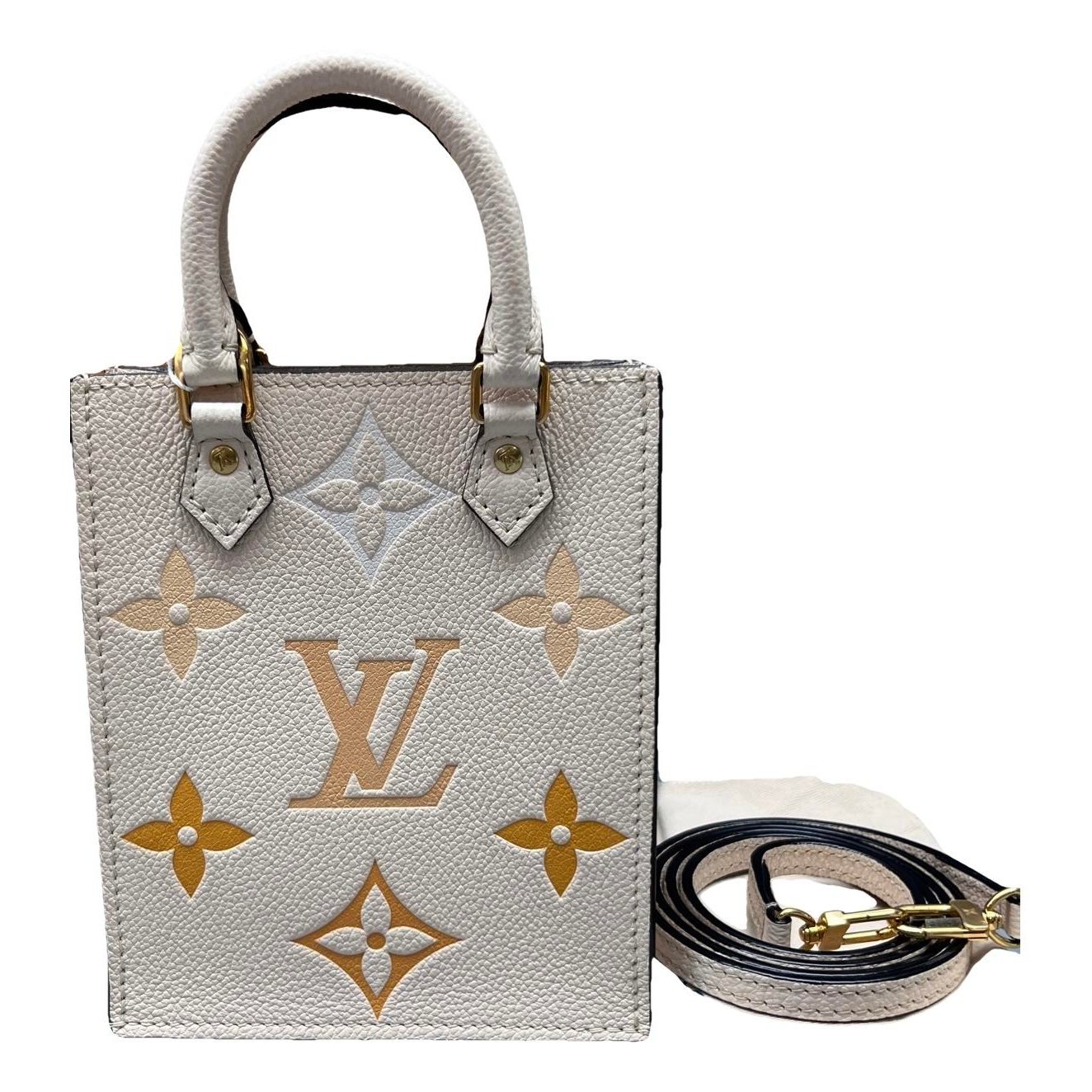 Plat leather handbag