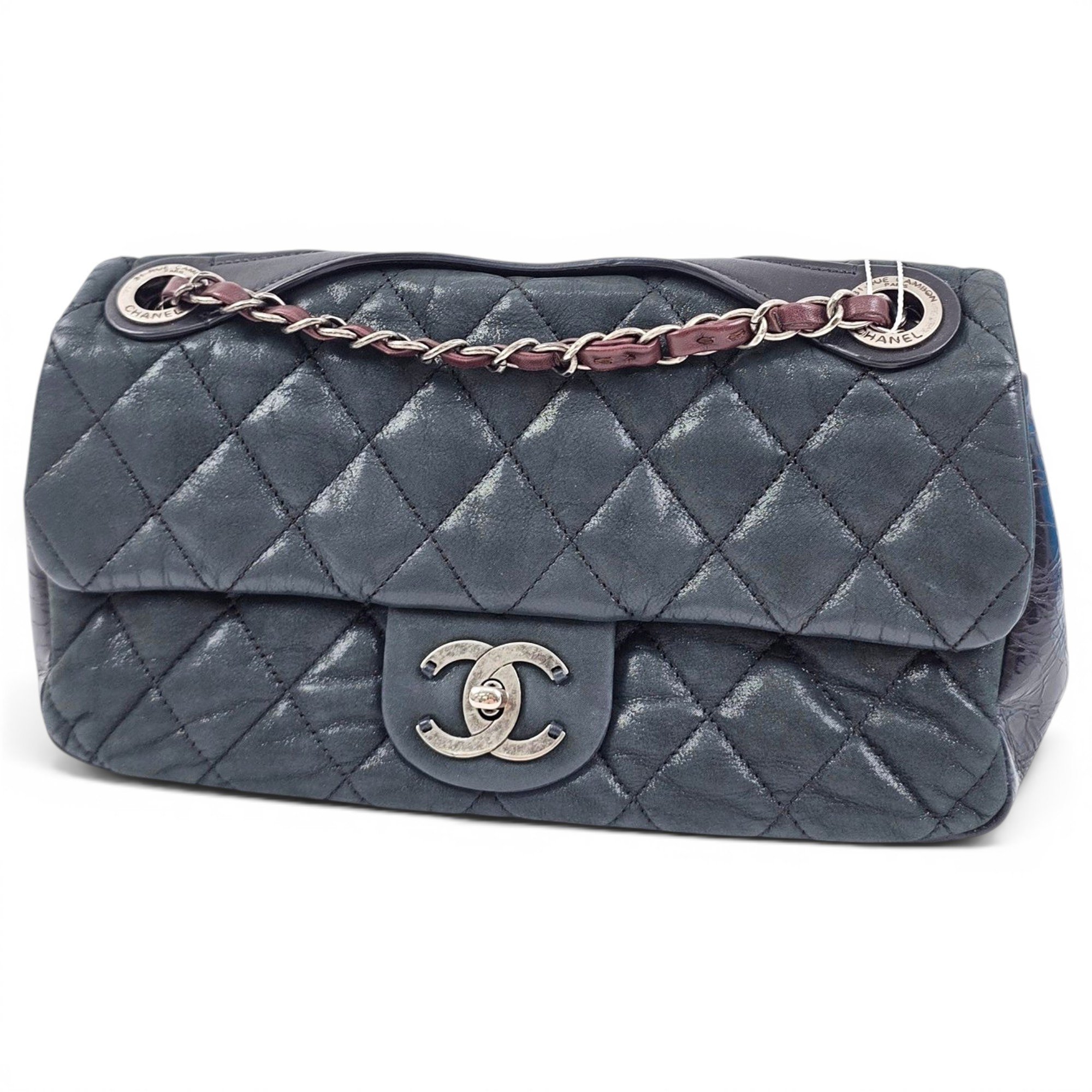Timeless/Classique leather crossbody bag