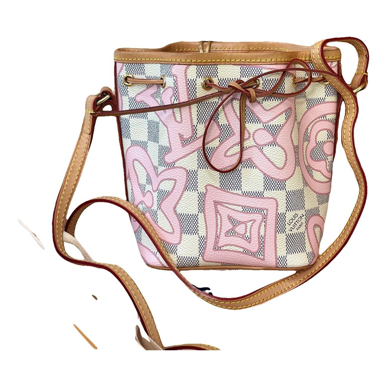 Nano Noé leather handbag