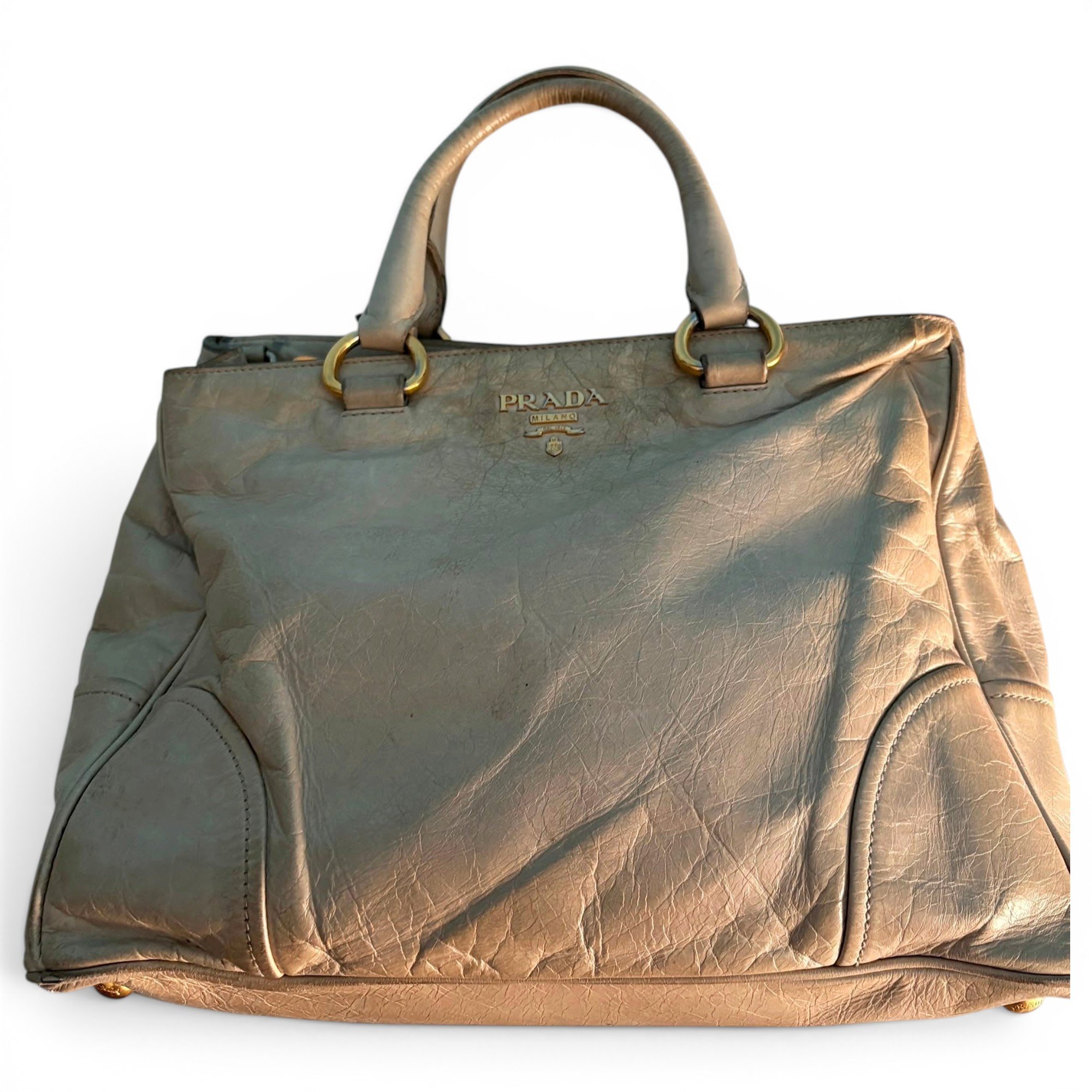 Monochrome leather handbag