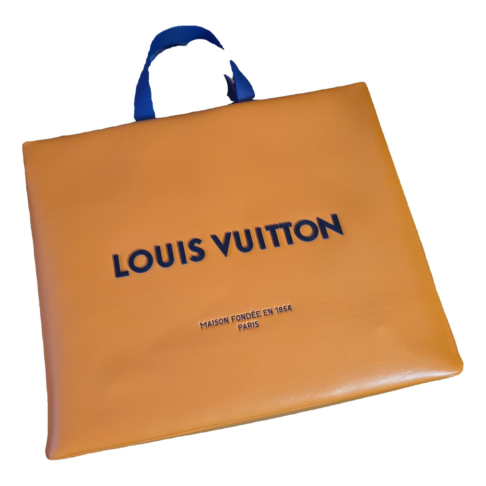 Louis Vuitton Leather handbag