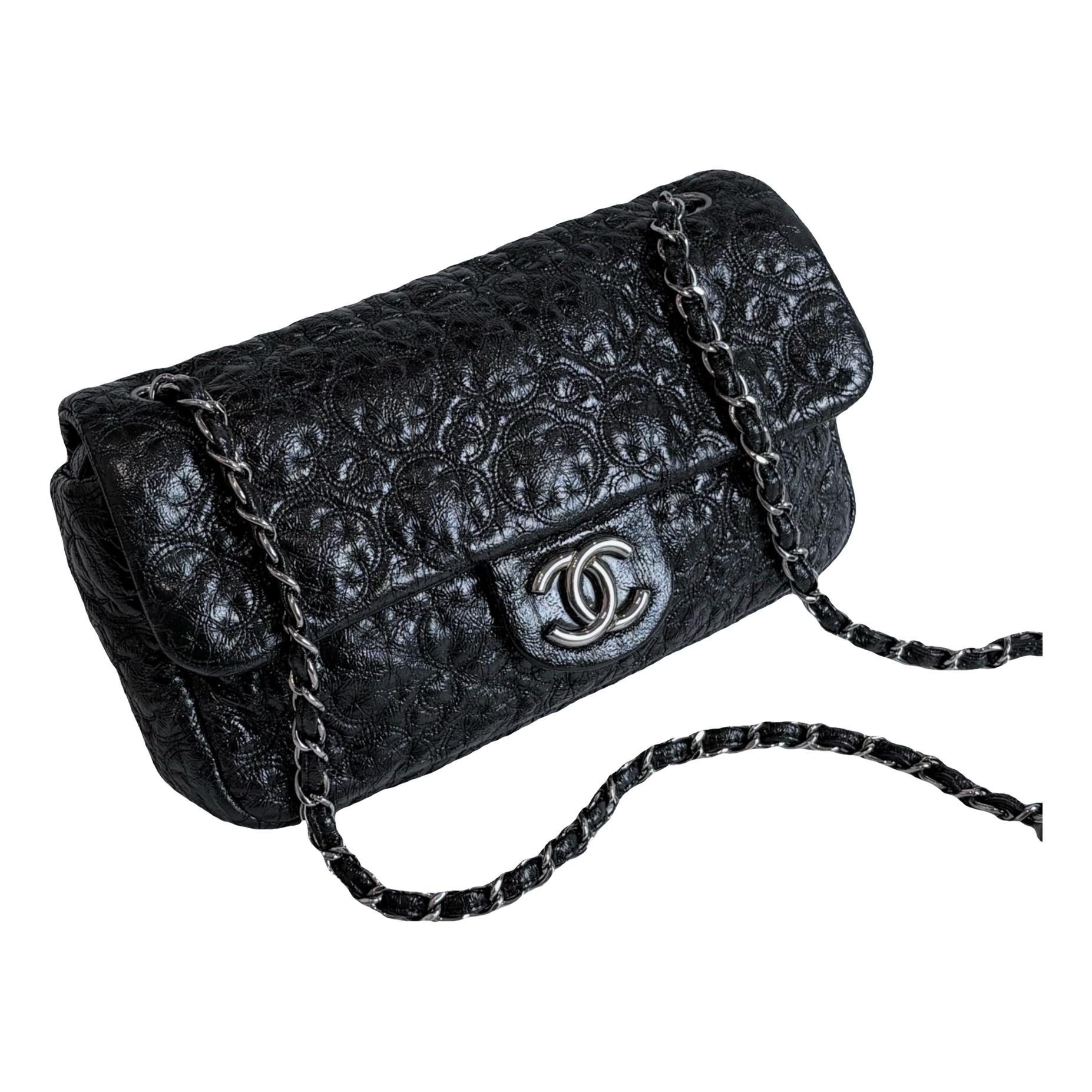 Timeless/Classique patent leather crossbody bag