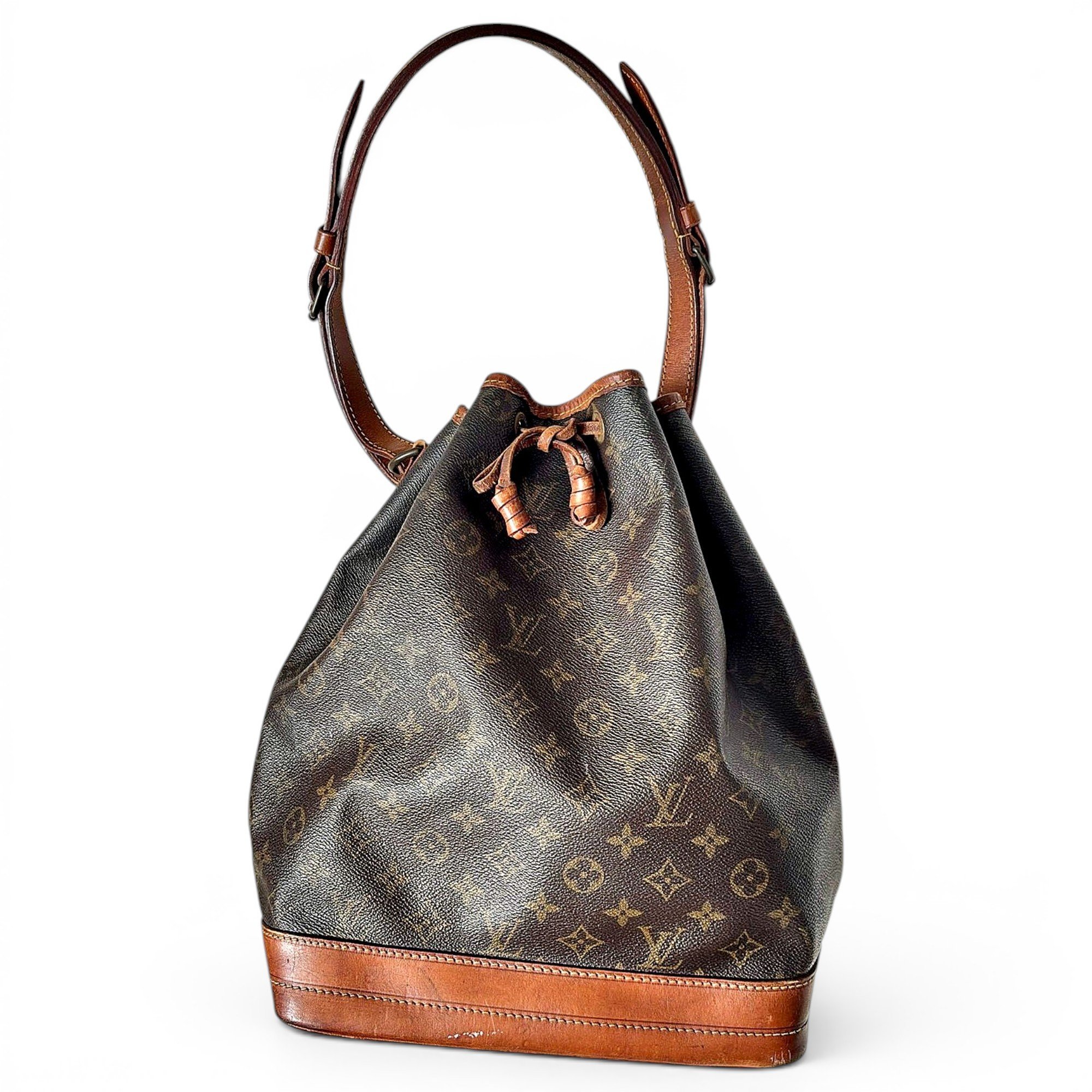 Noé leather handbag