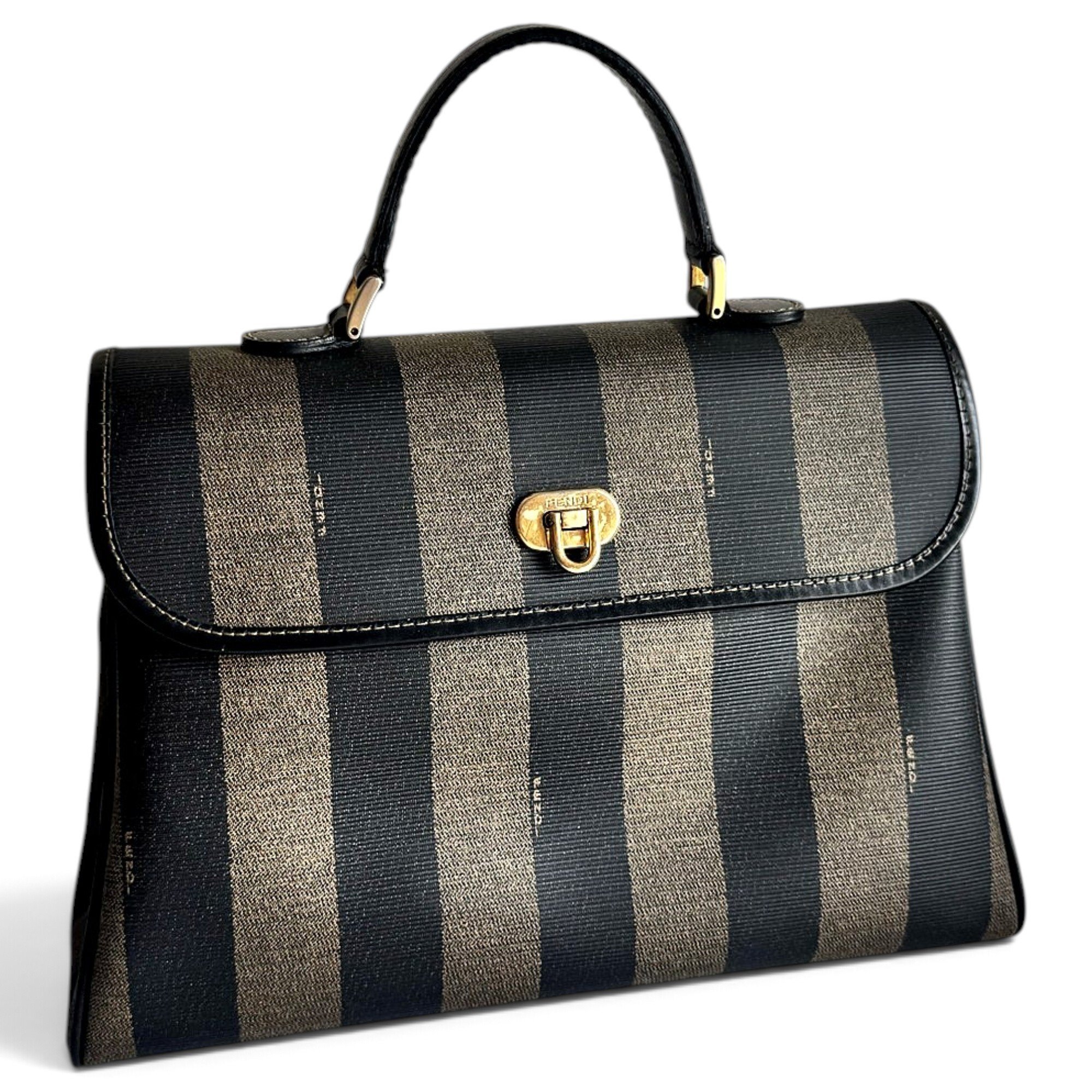 Peekaboo cloth handbag