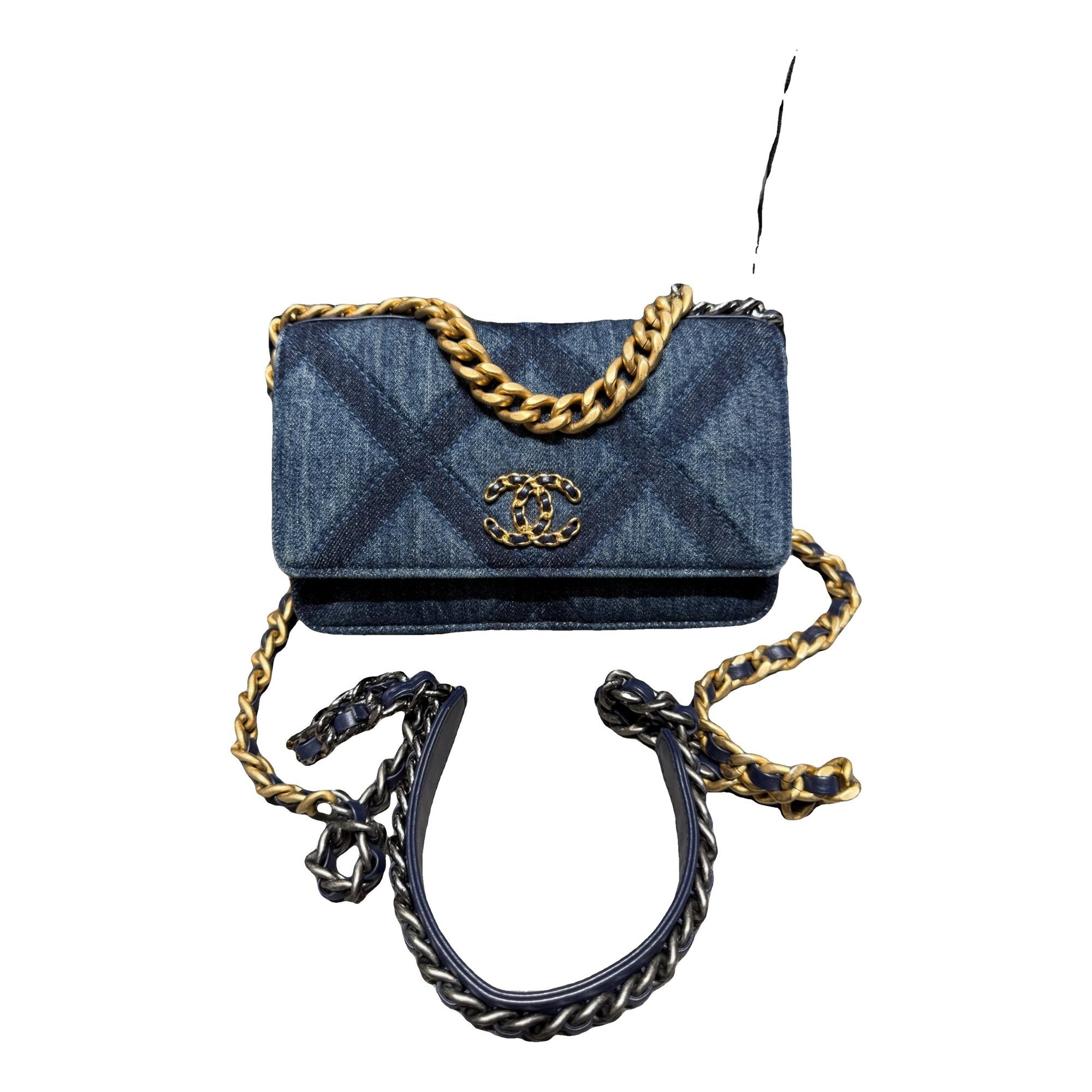 Wallet On Chain Chanel 19 handbag