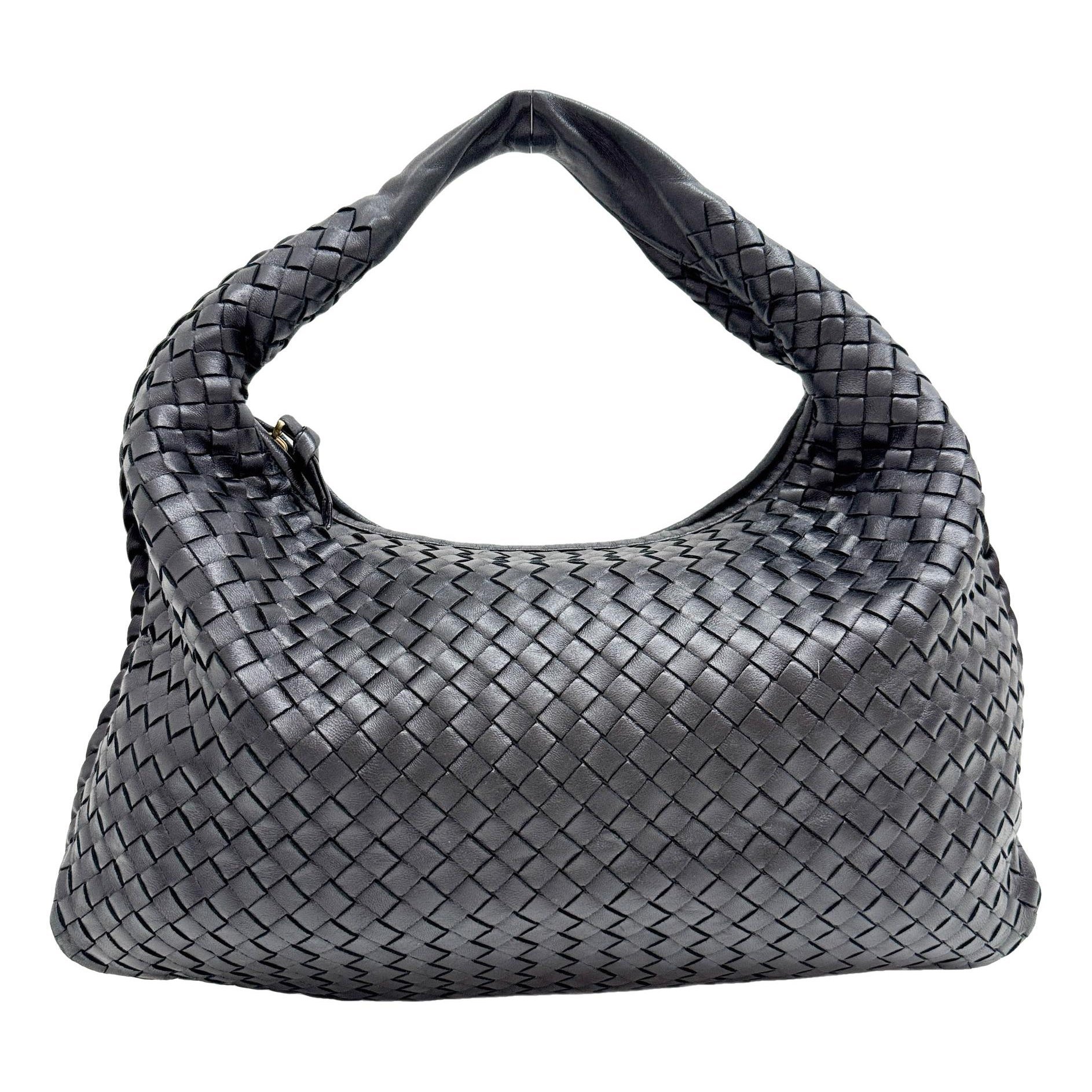 Veneta leather handbag