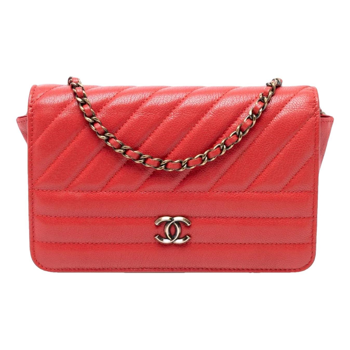 Wallet On Chain leather crossbody bag