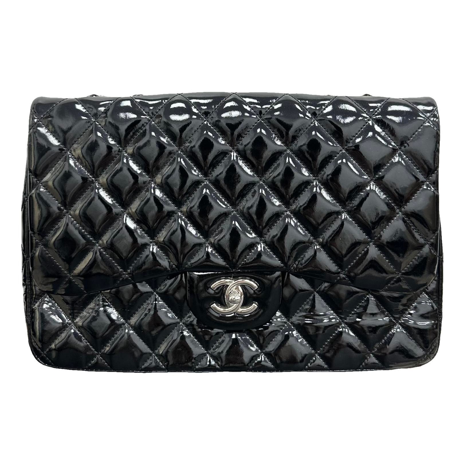 Timeless/Classique patent leather handbag