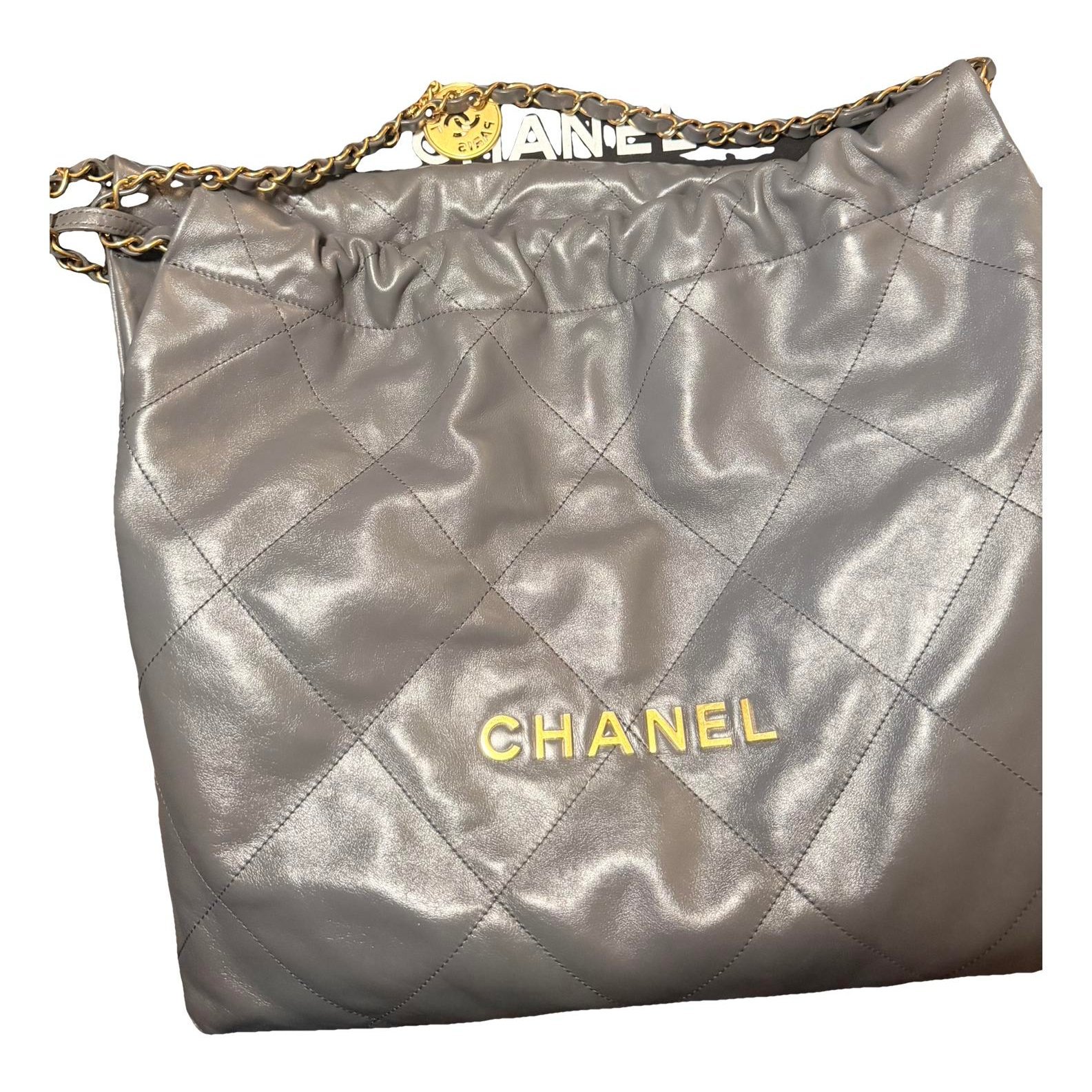Chanel 22 leather handbag