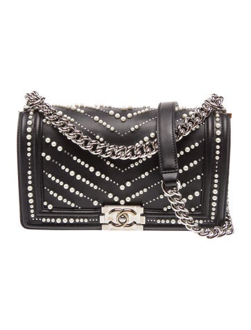 Pearl Chevron Medium Boy Flap Bag