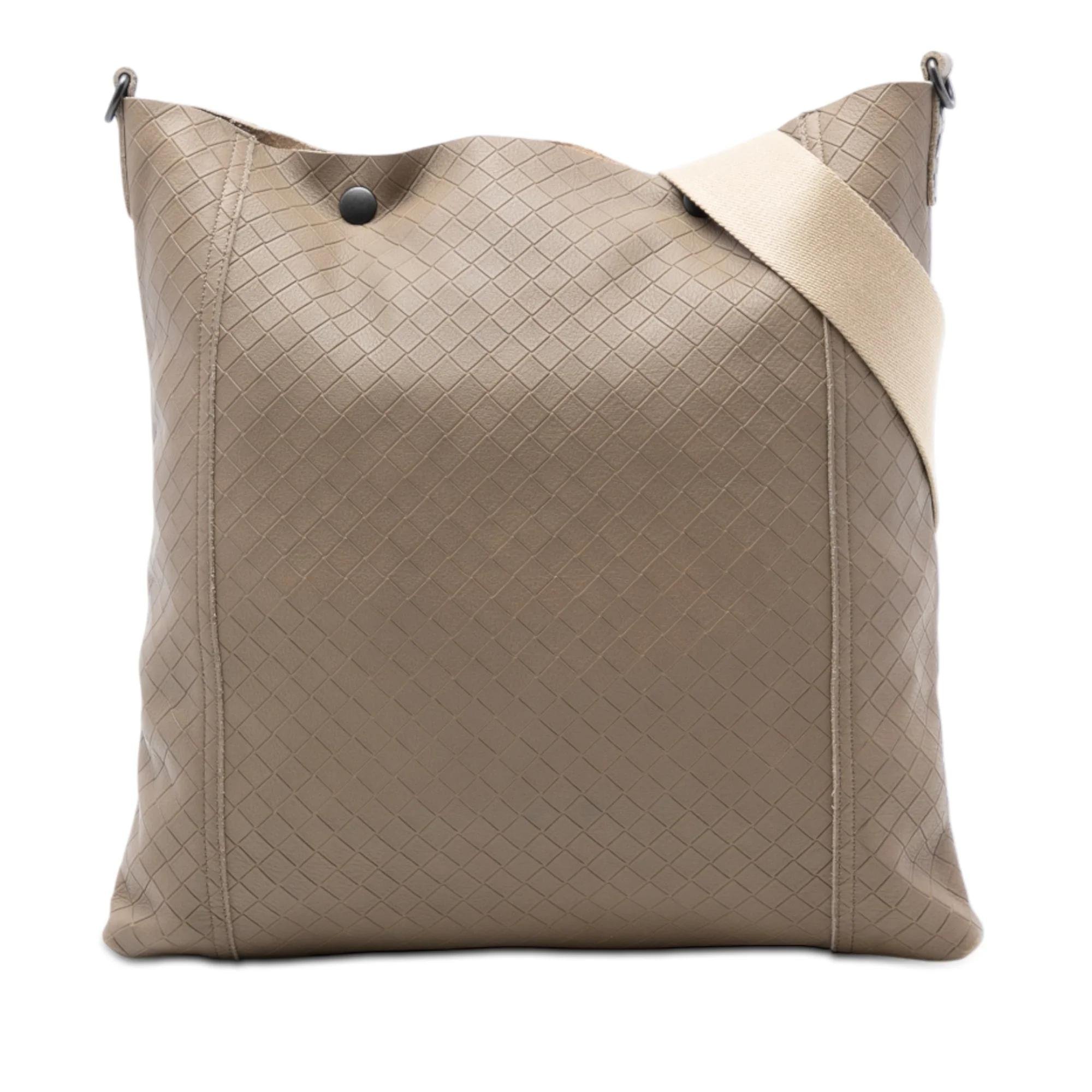 Veneta leather handbag