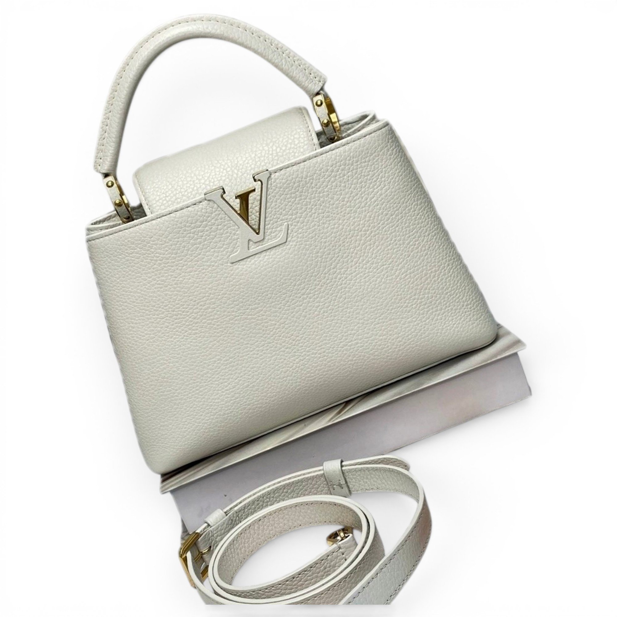 Capucines leather handbag