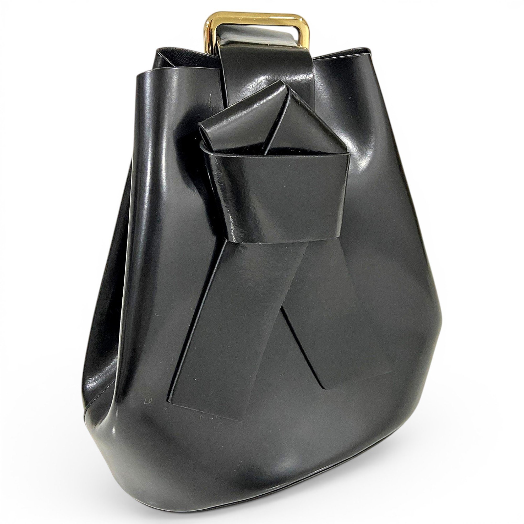 Musubi leather handbag