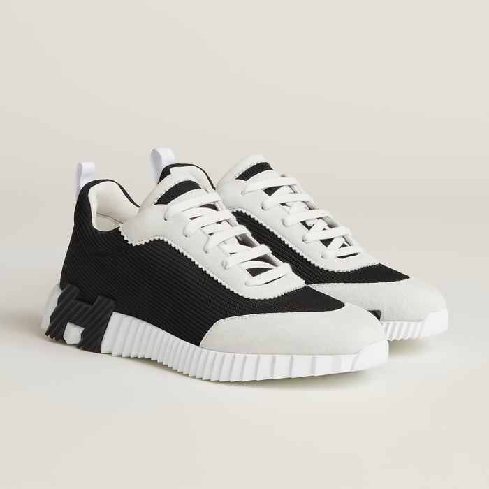 Bouncing Sneaker