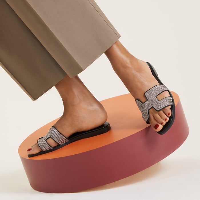 Noir Oran Sandal