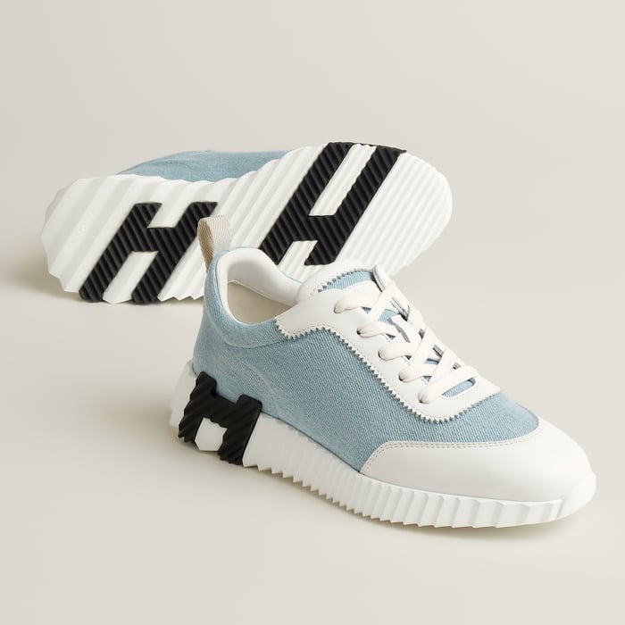 Bouncing Sneaker