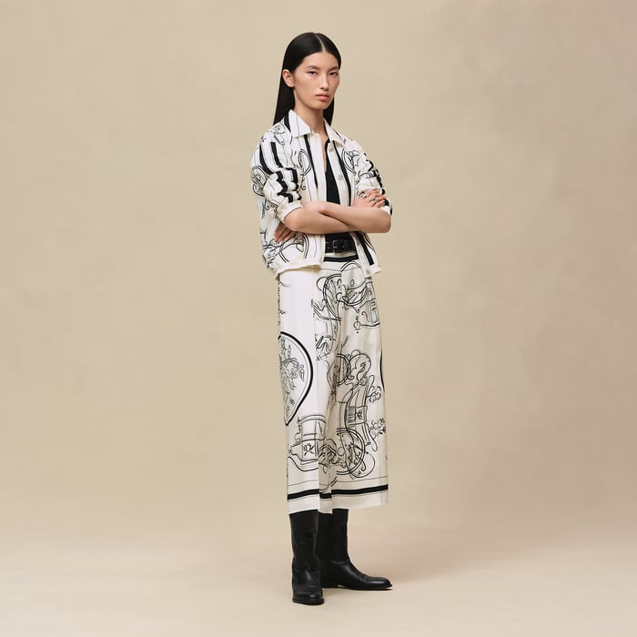 Blanc Nacre "Ex-libris a Main Levee" Short Pants