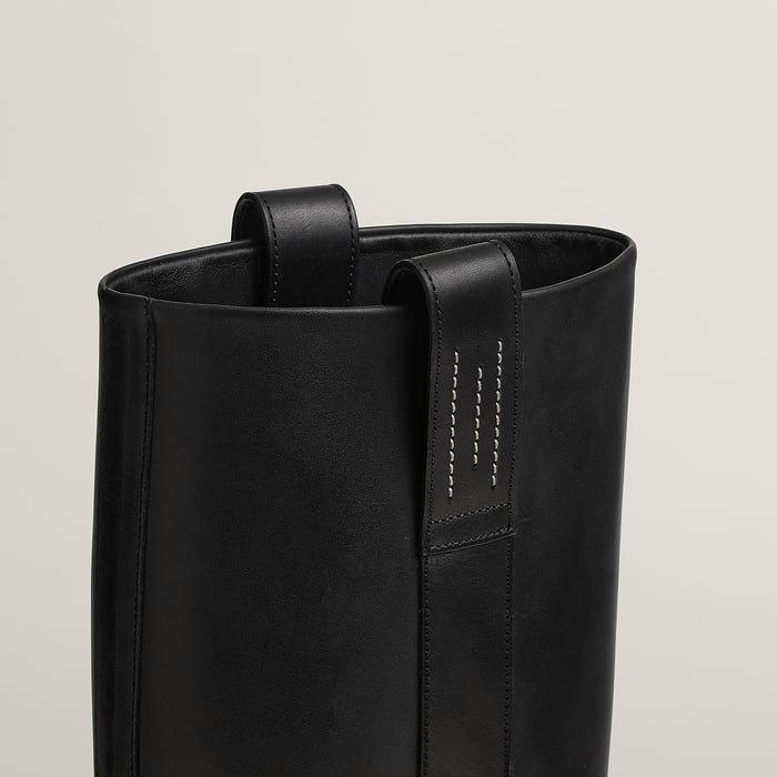 Noir Bota Horse
