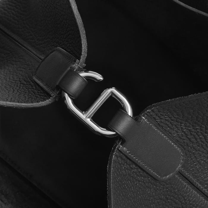 Noir Hermès In-the-loop 23 Bag