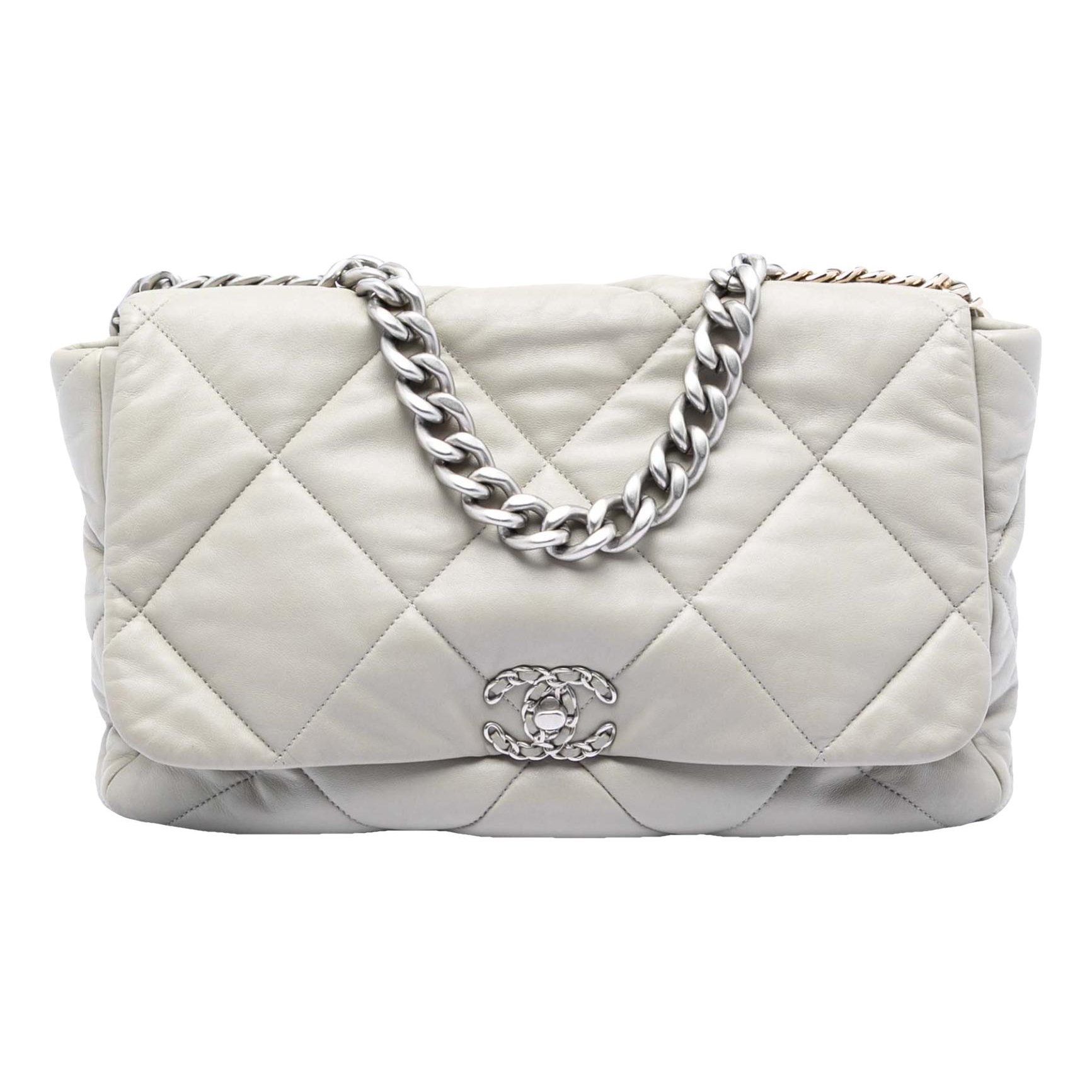 Chanel 19 leather handbag