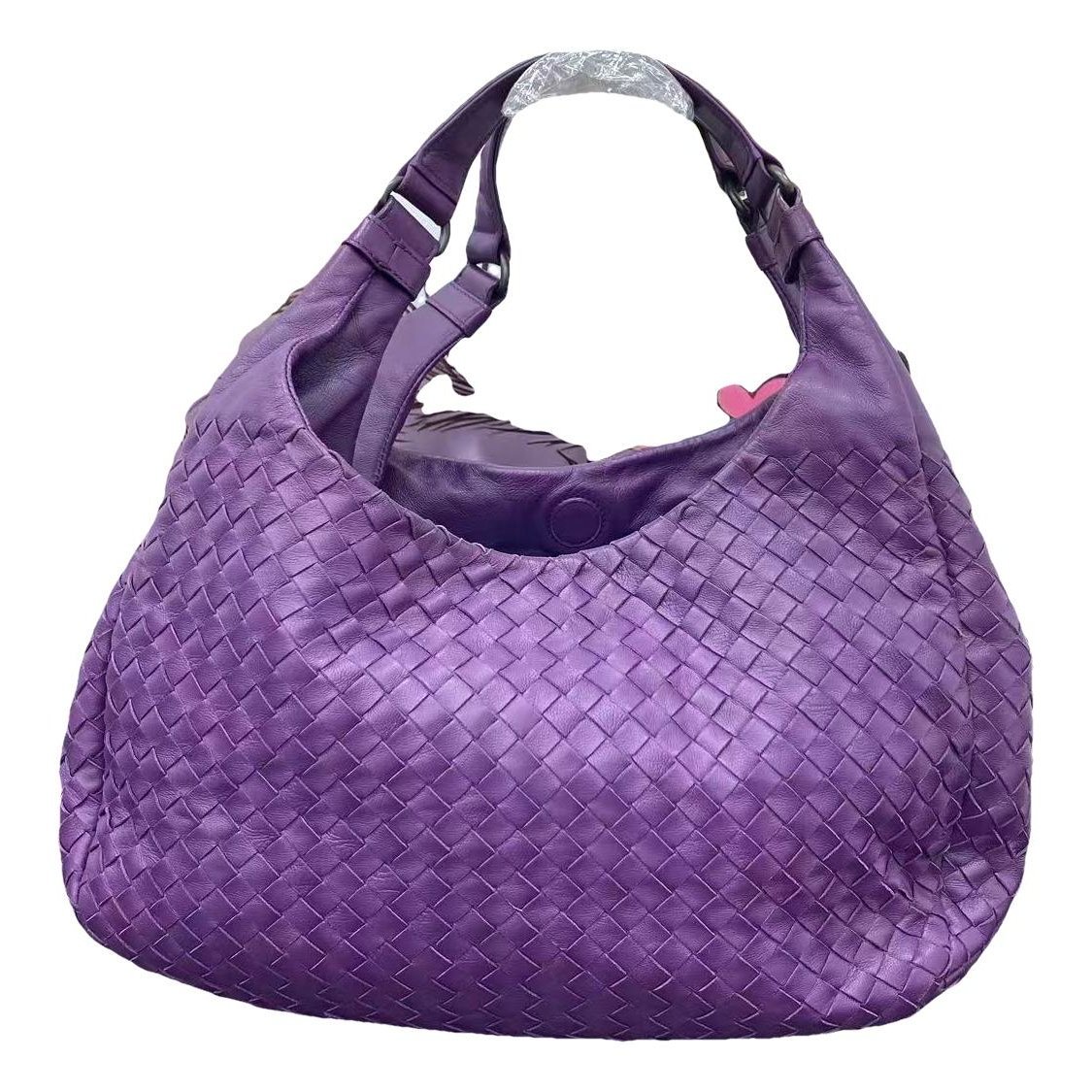 Veneta leather handbag