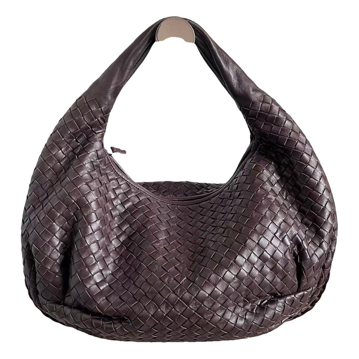 Veneta leather handbag