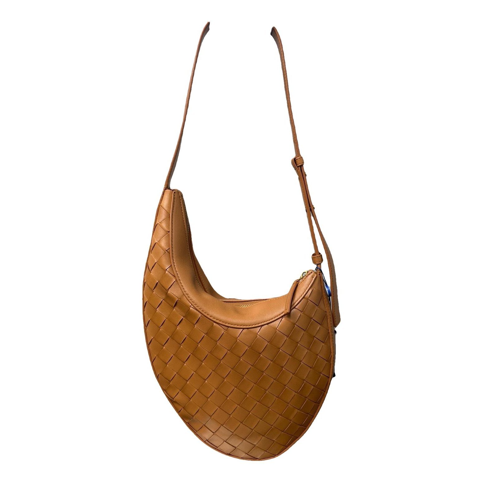 Drop leather handbag