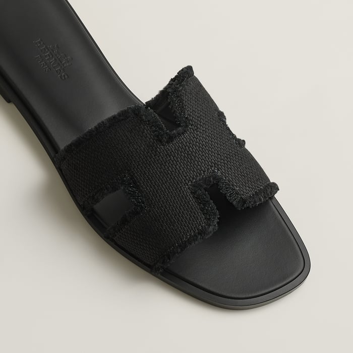 Noir Oran Sandal