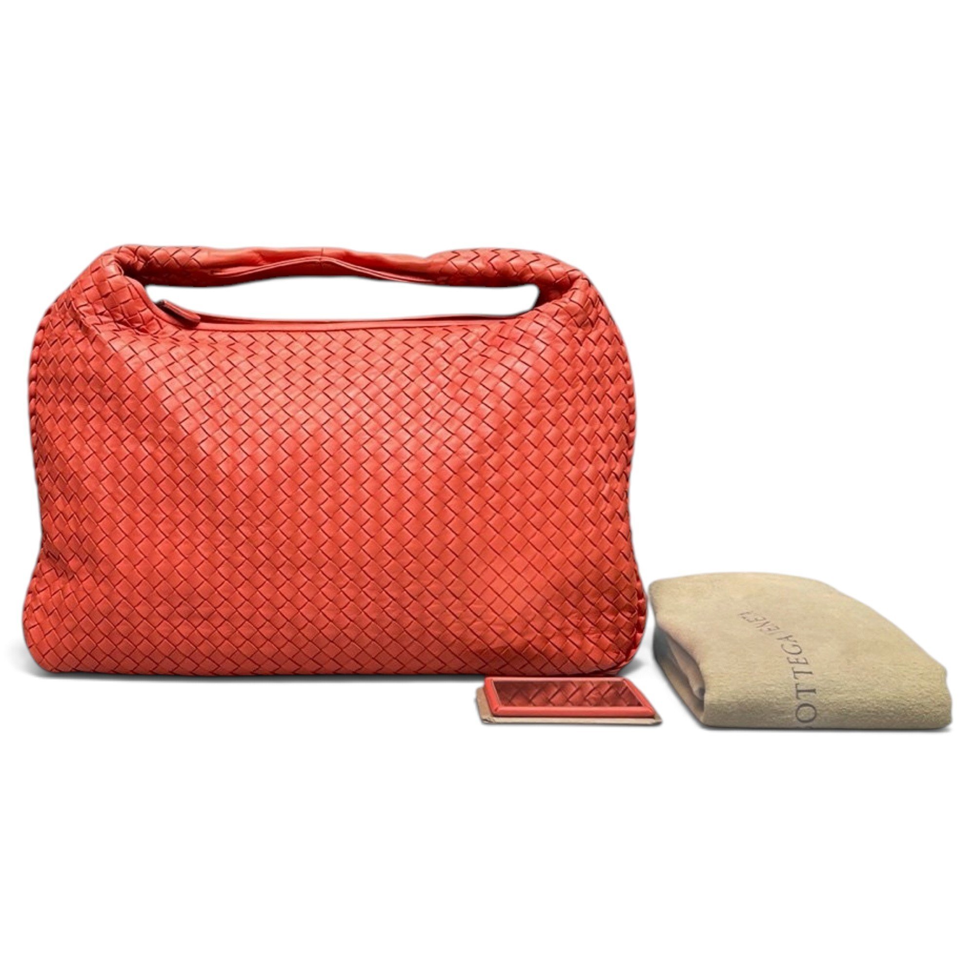 Veneta leather handbag
