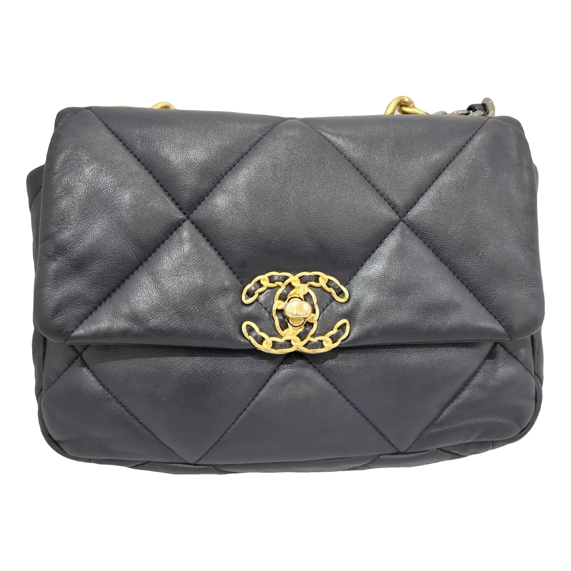 Chanel 19 leather handbag