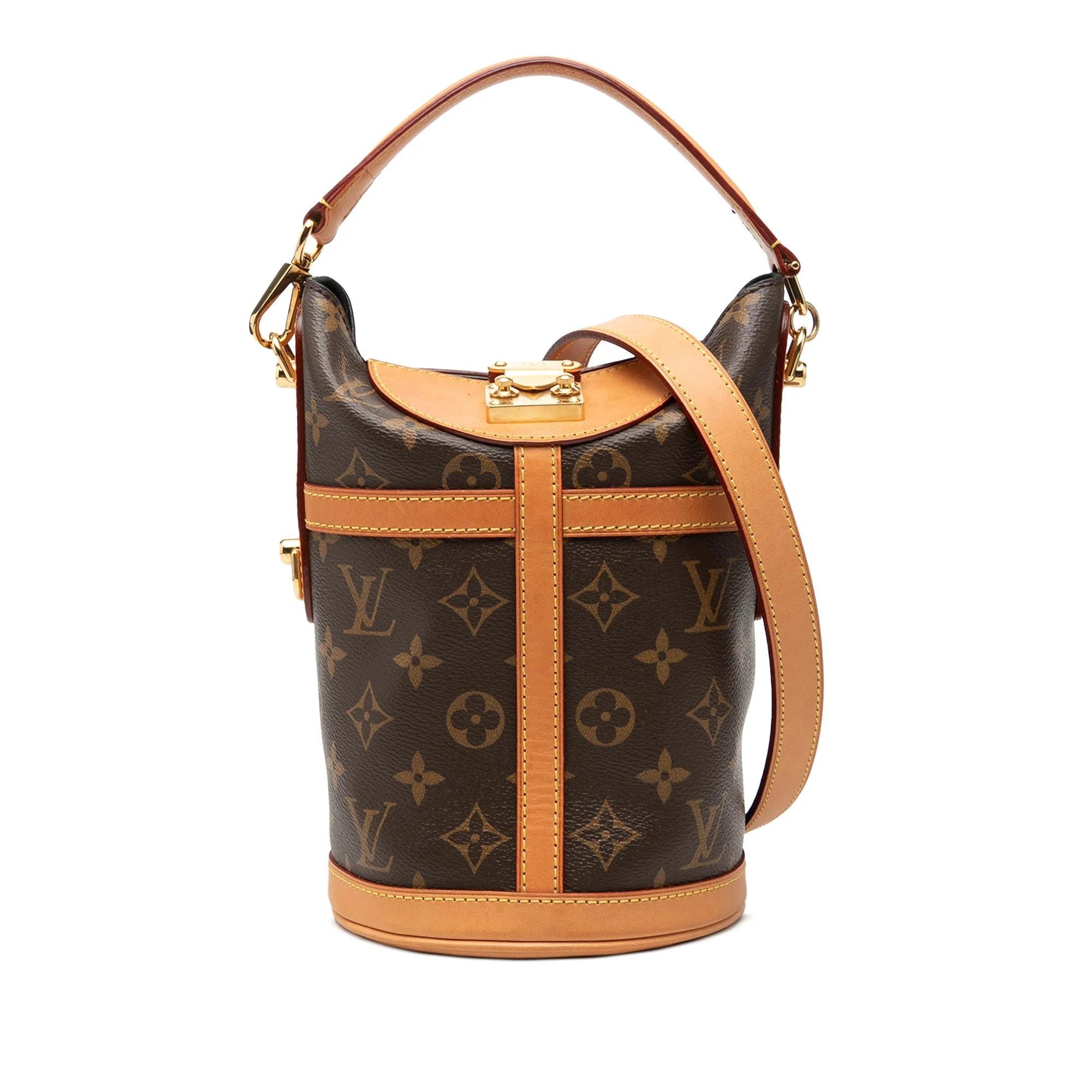 Bucket leather tote