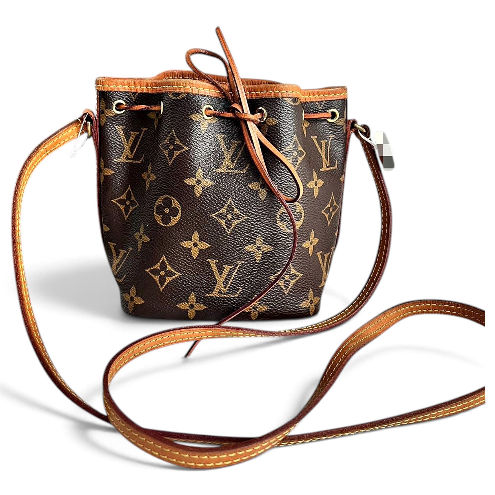 Nano Noé leather handbag