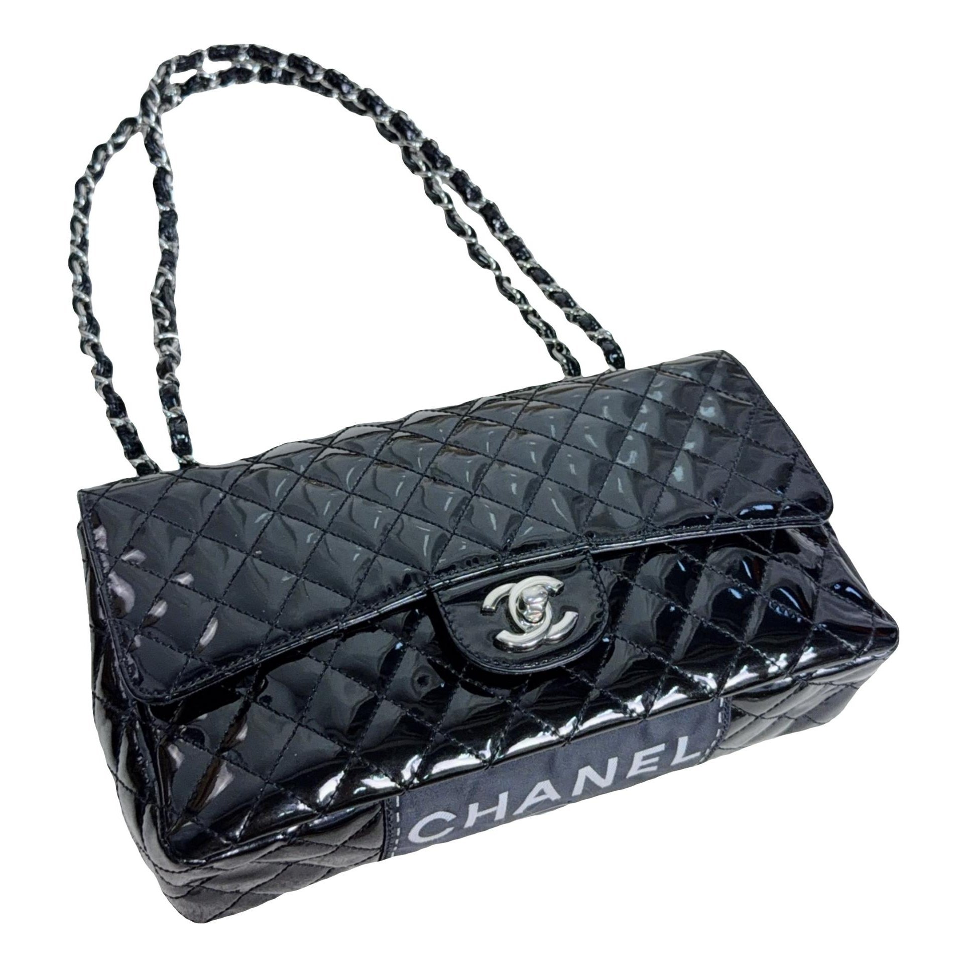 Timeless/Classique patent leather crossbody bag
