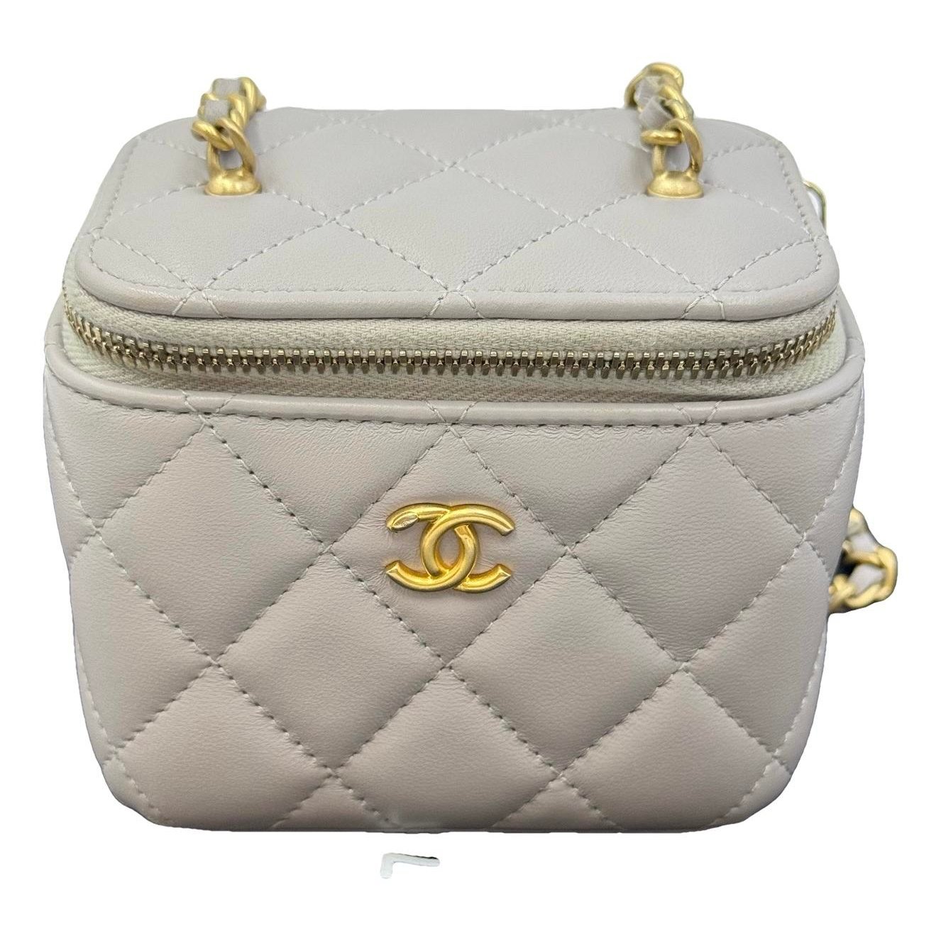 Trendy CC Vanity leather handbag