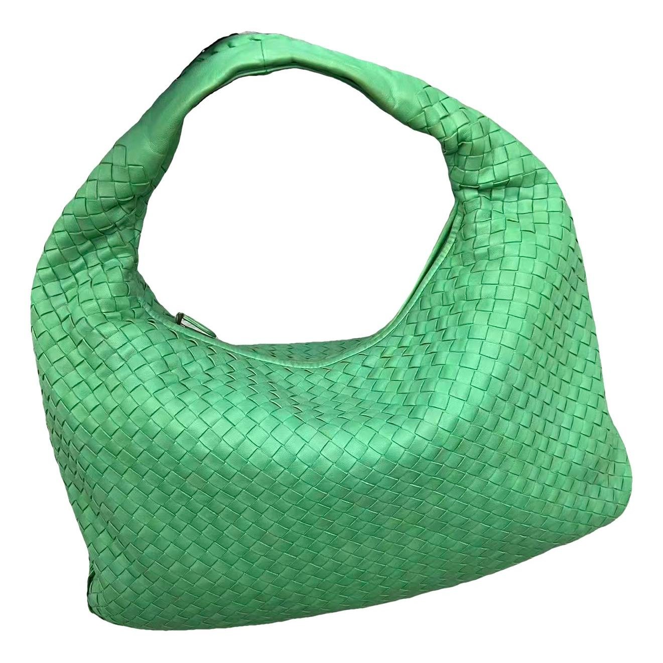 Veneta leather handbag