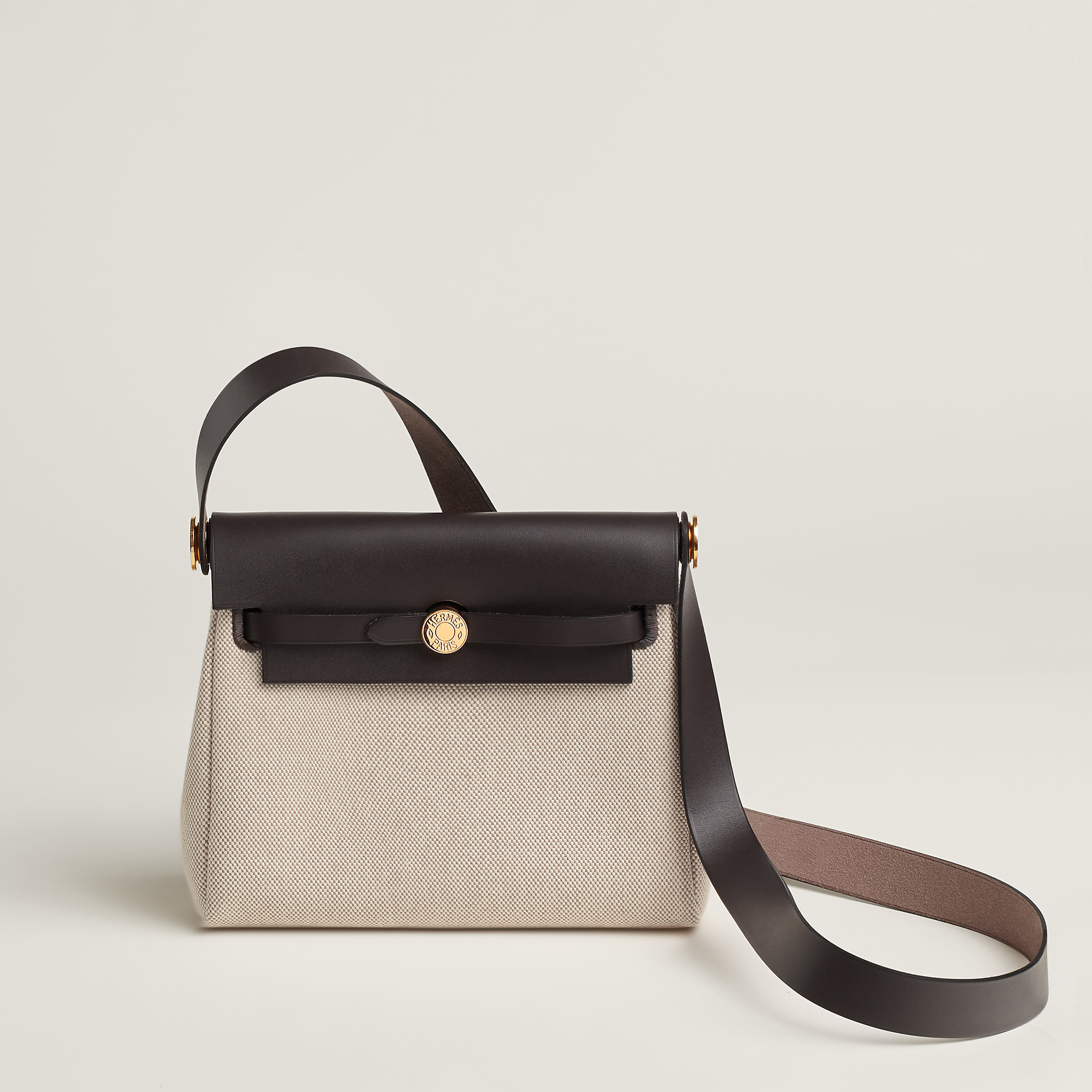 上品＆コンパクトでキュート♡【HEMRES】 Herbag Zip 20 Herbag Zip cabine bag | Hermès USA