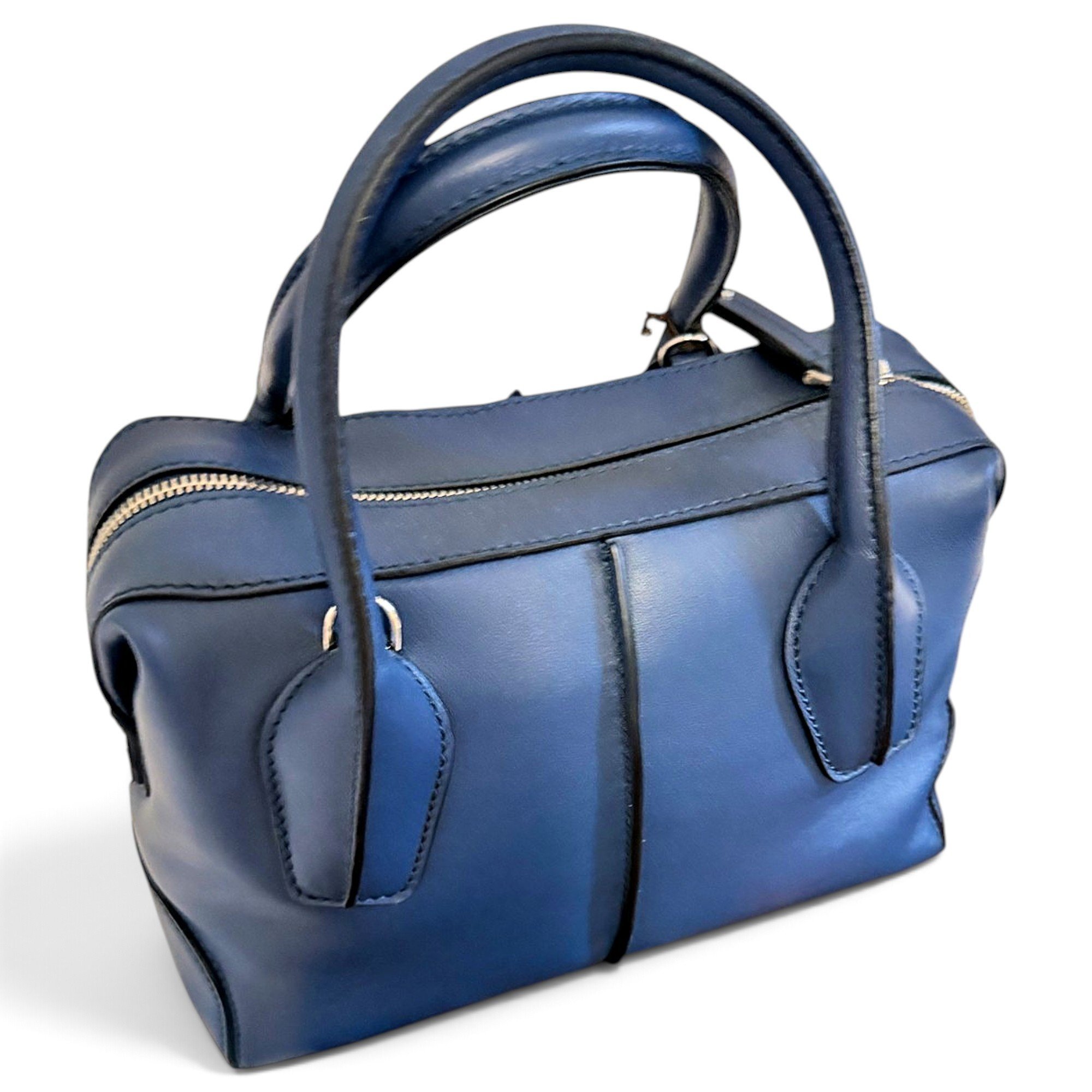 D Bag leather tote
