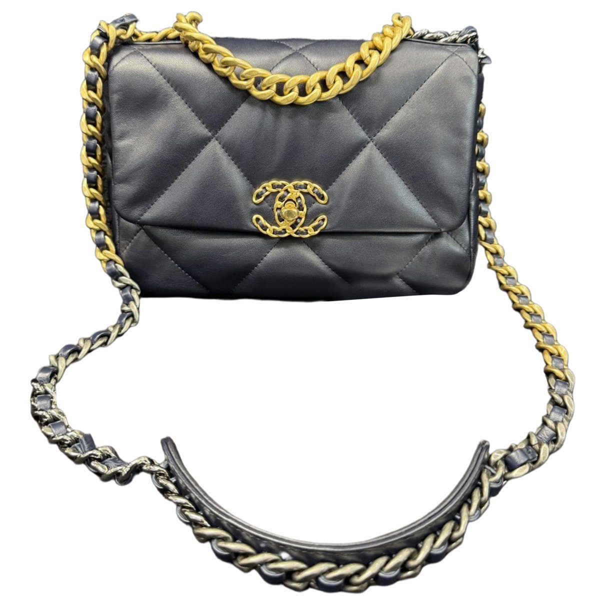 Chanel 19 leather handbag