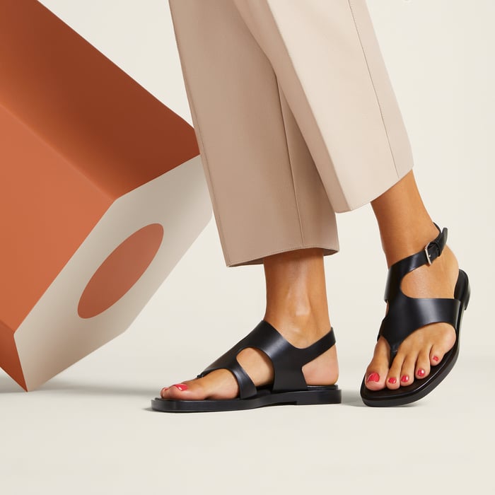 Noir Karen Sandal
