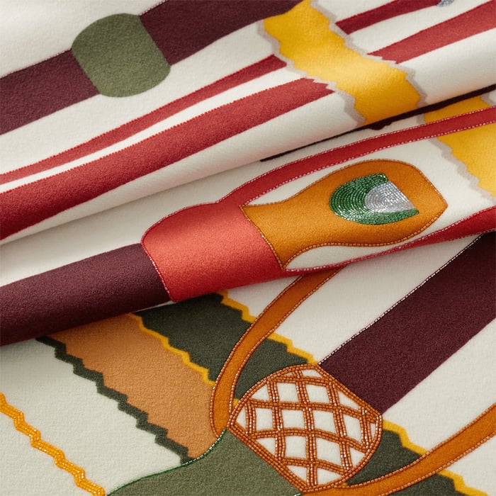 Ambre Fouets Et Tartan Blanket