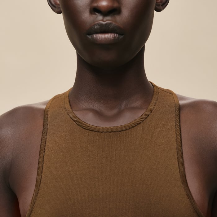 Marron Muschio Sleeveless Top